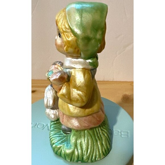 Vintage Kitsch Country Girl Figurine Porcelain Cottagecore Folksy Bunnies - Picture 6 of 6